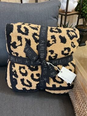 NWT Barefoot Dreams “BITW” Adult Throw